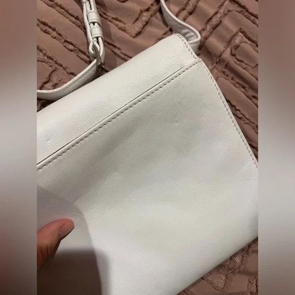 Enzo Angiolini Genuine Leather Crossbody Shoulder Bag Purse - Picture 7 of 7